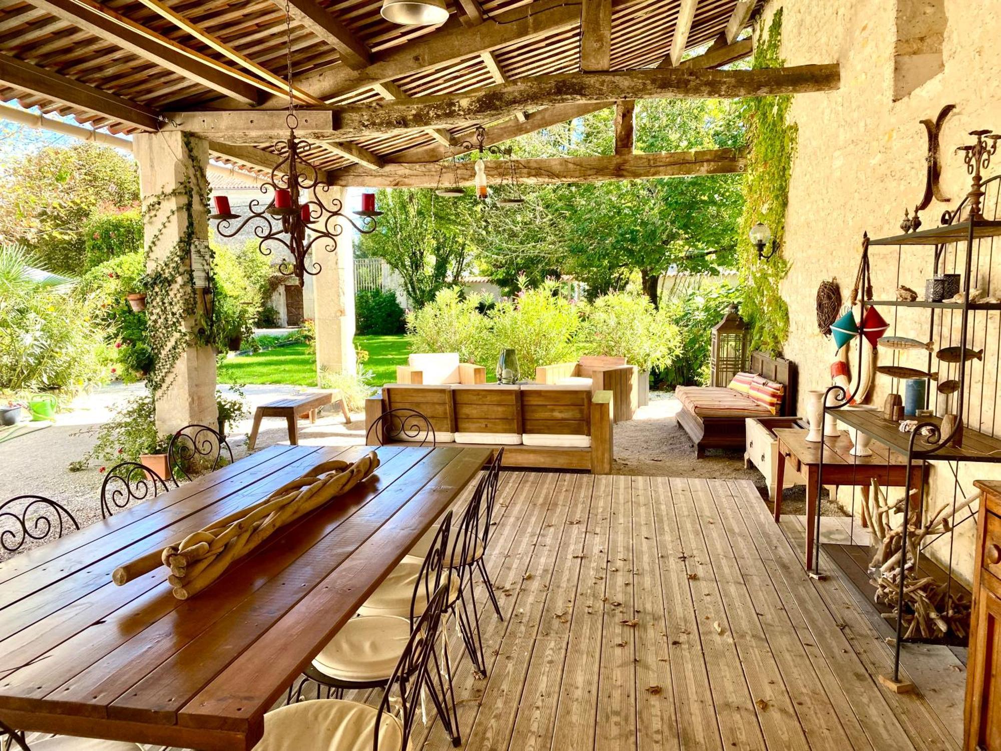 Aux Agapanthes, Chambres D'Hotes Charentaises De Charme Avec Piscine Aumagne Esterno foto