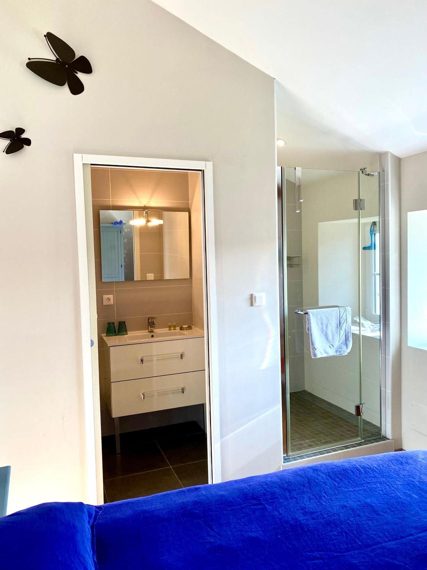 Aux Agapanthes, Chambres D'Hotes Charentaises De Charme Avec Piscine Aumagne Esterno foto